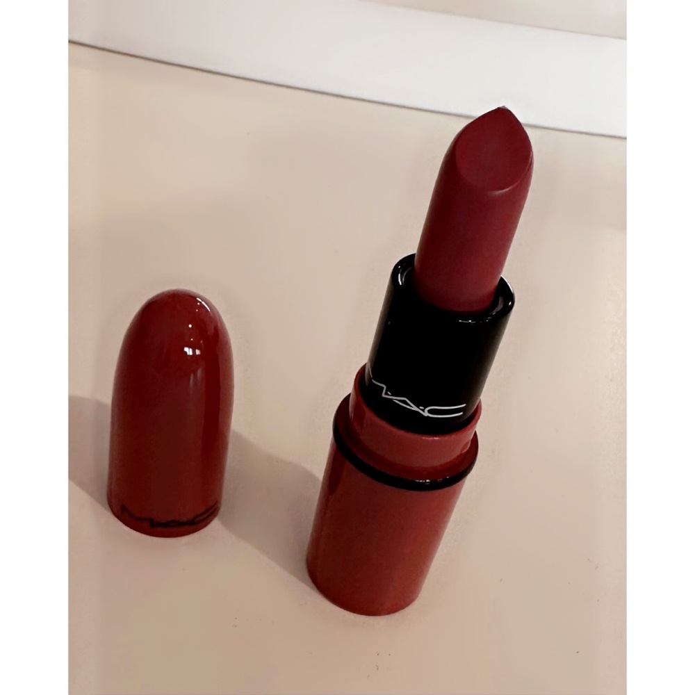 MAC Cosmetics Lipstick in Mehr
